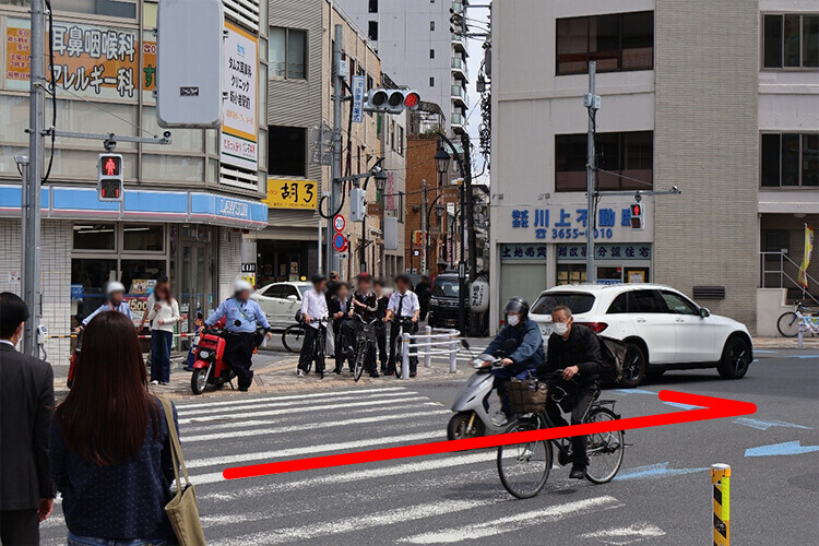 平和橋通り(都道308号線)へ向かう
