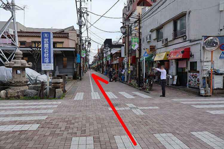 住宅街を直進